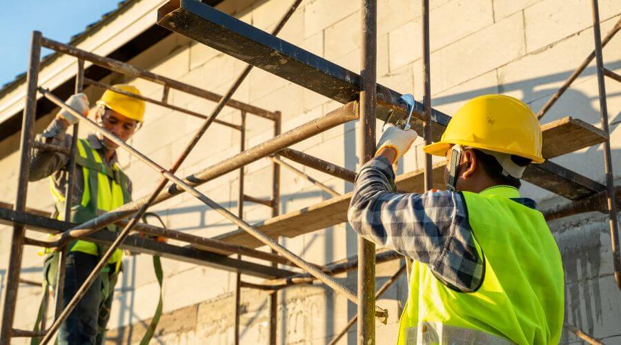 Professional gutter cleaning in Hosmer, SD